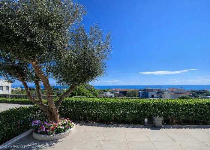 וילה Alkion Sea View, Olive Tree Garden & Spacious Terrace עיר רודוס